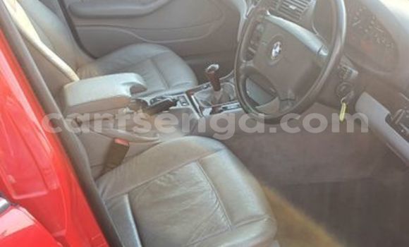 Nunua Ilio tumika BMW 3–Series Red Gari ndani ya Ezulwini nchini Hhohho Nunua Ilio tumika BMW 3–Series Red Gari ndani ya Ezulwini nchini Hhohho