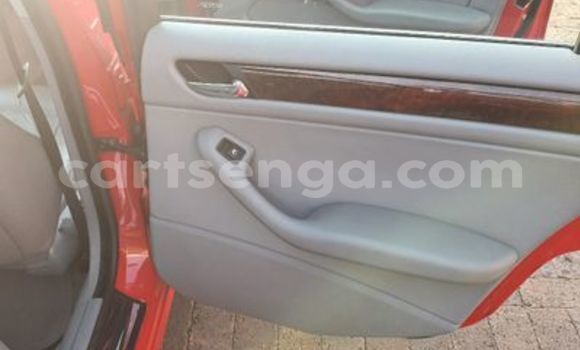 Nunua Ilio tumika BMW 3–Series Red Gari ndani ya Ezulwini nchini Hhohho Nunua Ilio tumika BMW 3–Series Red Gari ndani ya Ezulwini nchini Hhohho