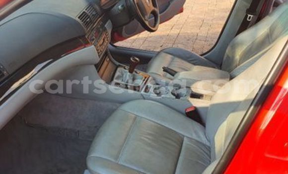 Nunua Ilio tumika BMW 3–Series Red Gari ndani ya Ezulwini nchini Hhohho Nunua Ilio tumika BMW 3–Series Red Gari ndani ya Ezulwini nchini Hhohho