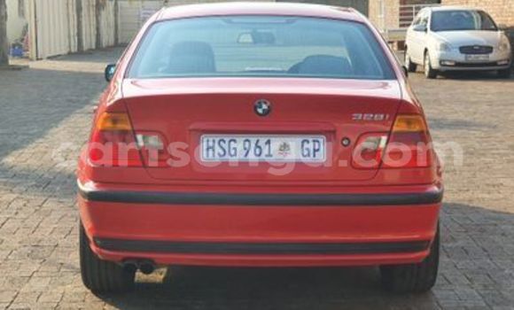 Nunua Ilio tumika BMW 3–Series Red Gari ndani ya Ezulwini nchini Hhohho Nunua Ilio tumika BMW 3–Series Red Gari ndani ya Ezulwini nchini Hhohho