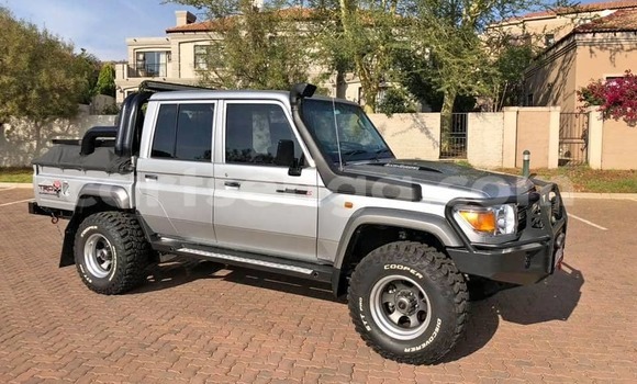 Acheter Occasion Voiture Toyota Land Cruiser Gris à Ezulwini, Hhohho