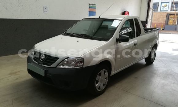 Nunua Ilio tumika Nissan UNKNOWN White Gari ndani ya Malkerns nchini Manzini Nunua Ilio tumika Nissan UNKNOWN White Gari ndani ya Malkerns nchini Manzini