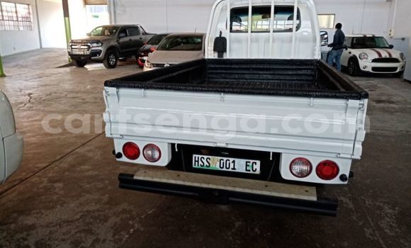 Buy Used Hyundai H200 White Car in Big Bend in Lubombo