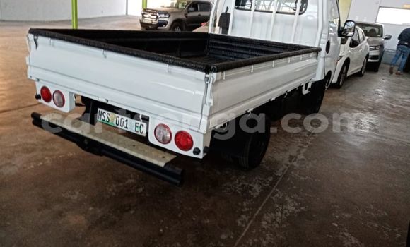 Nunua Ilio tumika Hyundai H200 White Gari ndani ya Big Bend nchini Lubombo Nunua Ilio tumika Hyundai H200 White Gari ndani ya Big Bend nchini Lubombo