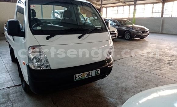 Nunua Ilio tumika Hyundai H200 White Gari ndani ya Big Bend nchini Lubombo Nunua Ilio tumika Hyundai H200 White Gari ndani ya Big Bend nchini Lubombo