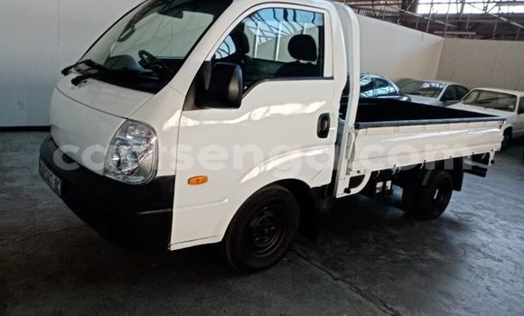 Nunua Ilio tumika Hyundai H200 White Gari ndani ya Big Bend nchini Lubombo Nunua Ilio tumika Hyundai H200 White Gari ndani ya Big Bend nchini Lubombo