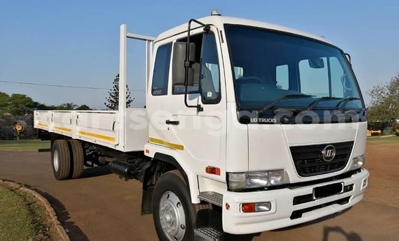Nunua Ilio tumika Nissan UD White Lori ndani ya Manzini nchini Manzini Nunua Ilio tumika Nissan UD White Lori ndani ya Manzini nchini Manzini