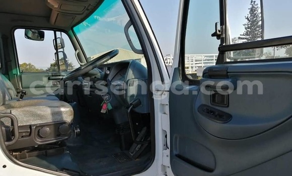 Nunua Ilio tumika Nissan UD White Lori ndani ya Manzini nchini Manzini Nunua Ilio tumika Nissan UD White Lori ndani ya Manzini nchini Manzini