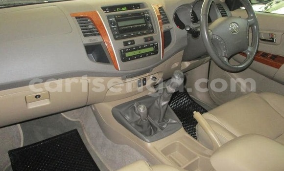 Nunua Ilio tumika Toyota Fortuner Black Gari ndani ya Manzini nchini Manzini Nunua Ilio tumika Toyota Fortuner Black Gari ndani ya Manzini nchini Manzini