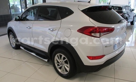 Nunua Ilio tumika Hyundai Tucson Silver Gari ndani ya Manzini nchini Manzini Nunua Ilio tumika Hyundai Tucson Silver Gari ndani ya Manzini nchini Manzini