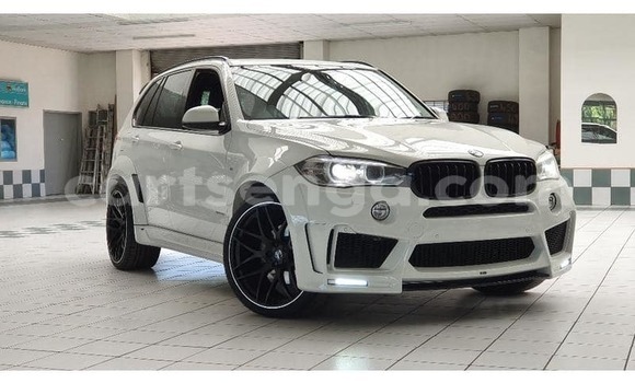 Acheter Occasion Voiture BMW X5 M Blanc à Manzini, Manzini Acheter Occasion Voiture BMW X5 M Blanc à Manzini, Manzini