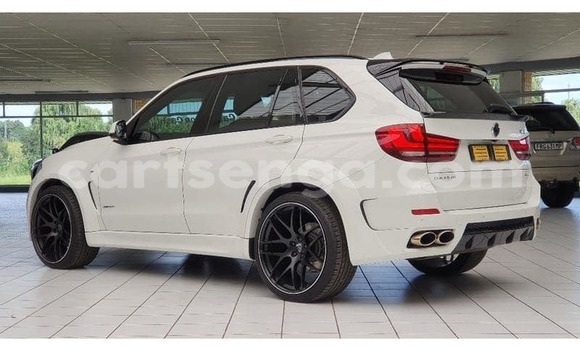 Nunua Ilio tumika BMW X5 M White Gari ndani ya Manzini nchini Manzini Nunua Ilio tumika BMW X5 M White Gari ndani ya Manzini nchini Manzini