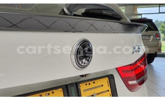 Nunua Ilio tumika BMW X5 M White Gari ndani ya Manzini nchini Manzini Nunua Ilio tumika BMW X5 M White Gari ndani ya Manzini nchini Manzini
