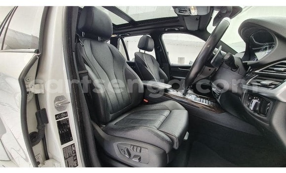 Nunua Ilio tumika BMW X5 M White Gari ndani ya Manzini nchini Manzini Nunua Ilio tumika BMW X5 M White Gari ndani ya Manzini nchini Manzini