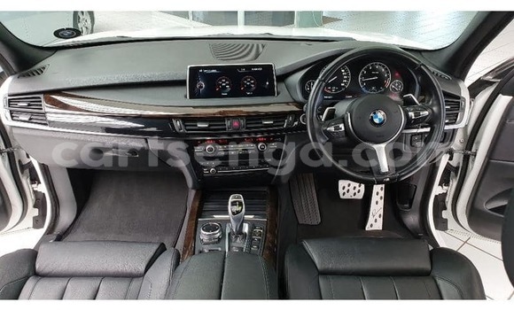 Nunua Ilio tumika BMW X5 M White Gari ndani ya Manzini nchini Manzini Nunua Ilio tumika BMW X5 M White Gari ndani ya Manzini nchini Manzini