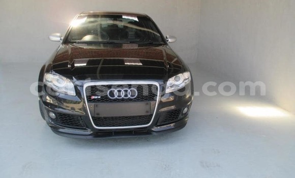 Nunua Ilio tumika Audi RS4 Black Gari ndani ya Manzini nchini Manzini Nunua Ilio tumika Audi RS4 Black Gari ndani ya Manzini nchini Manzini