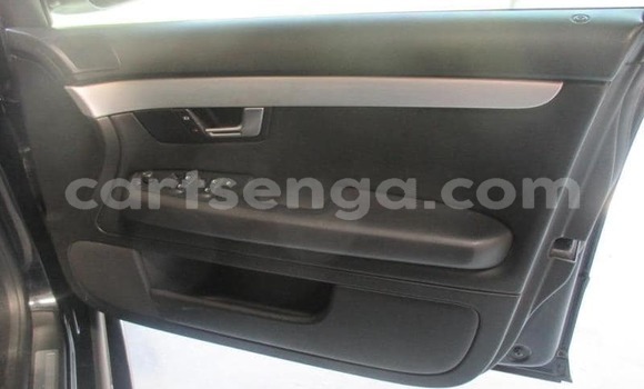 Nunua Ilio tumika Audi RS4 Black Gari ndani ya Manzini nchini Manzini Nunua Ilio tumika Audi RS4 Black Gari ndani ya Manzini nchini Manzini