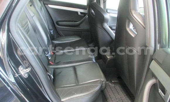 Nunua Ilio tumika Audi RS4 Black Gari ndani ya Manzini nchini Manzini Nunua Ilio tumika Audi RS4 Black Gari ndani ya Manzini nchini Manzini