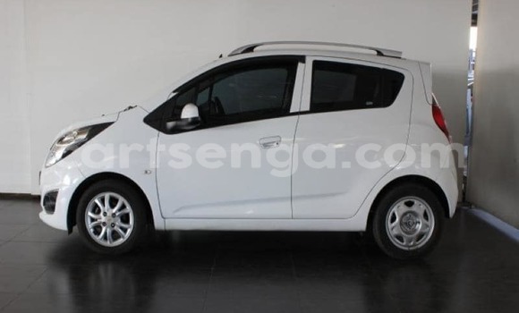 Nunua Ilio tumika Chevrolet Spark White Gari ndani ya Manzini nchini Manzini Nunua Ilio tumika Chevrolet Spark White Gari ndani ya Manzini nchini Manzini