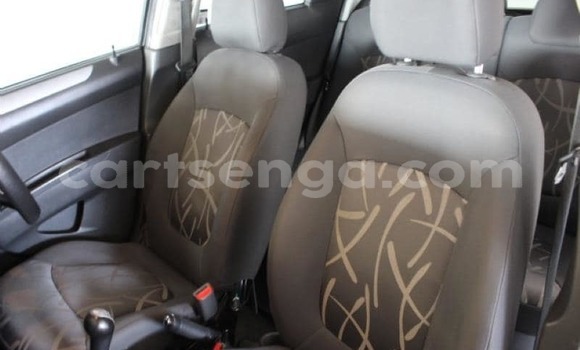 Nunua Ilio tumika Chevrolet Spark White Gari ndani ya Manzini nchini Manzini Nunua Ilio tumika Chevrolet Spark White Gari ndani ya Manzini nchini Manzini