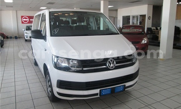 Buy Used Volkswagen Caravelle White Car in Big Bend in Lubombo Buy Used Volkswagen Caravelle White Car in Big Bend in Lubombo