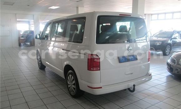 Buy Used Volkswagen Caravelle White Car in Big Bend in Lubombo Buy Used Volkswagen Caravelle White Car in Big Bend in Lubombo