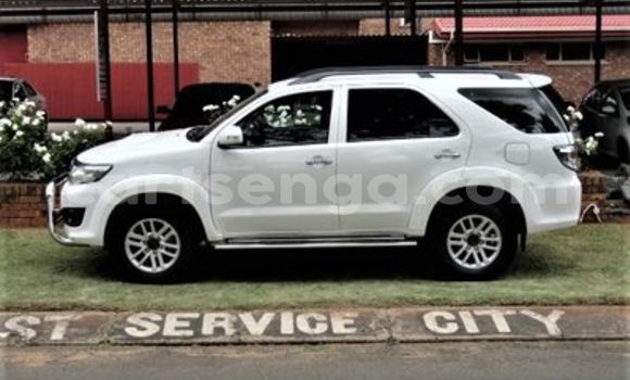 Buy Used Toyota Fortuner White Car in Manzini in Manzini Buy Used Toyota Fortuner White Car in Manzini in Manzini