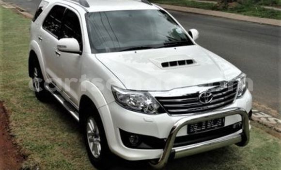 Buy Used Toyota Fortuner White Car in Manzini in Manzini Buy Used Toyota Fortuner White Car in Manzini in Manzini
