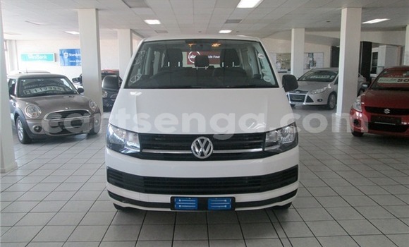 Buy Used Volkswagen Caravelle White Car in Big Bend in Lubombo Buy Used Volkswagen Caravelle White Car in Big Bend in Lubombo
