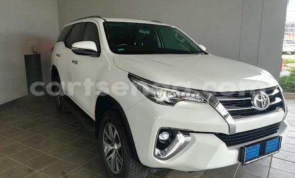 Buy Used Toyota Fortuner White Car in Ezulwini in Hhohho Buy Used Toyota Fortuner White Car in Ezulwini in Hhohho