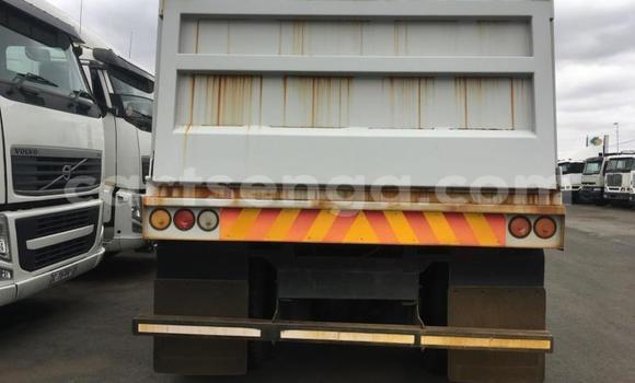 Buy Used Caterpillar 120 White Truck in Ezulwini in Hhohho Buy Used Caterpillar 120 White Truck in Ezulwini in Hhohho