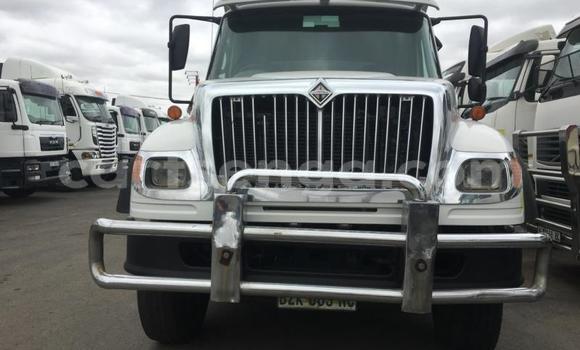 Buy Used Caterpillar 120 White Truck in Ezulwini in Hhohho Buy Used Caterpillar 120 White Truck in Ezulwini in Hhohho