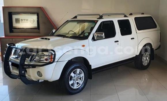 Nunua Ilio tumika Nissan Hardbody White Gari ndani ya Manzini nchini Manzini Nunua Ilio tumika Nissan Hardbody White Gari ndani ya Manzini nchini Manzini