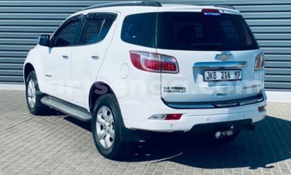 Buy Used Chevrolet TrailBlazer White Car in Ezulwini in Hhohho Buy Used Chevrolet TrailBlazer White Car in Ezulwini in Hhohho