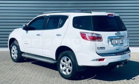 Buy Used Chevrolet TrailBlazer White Car in Ezulwini in Hhohho Buy Used Chevrolet TrailBlazer White Car in Ezulwini in Hhohho