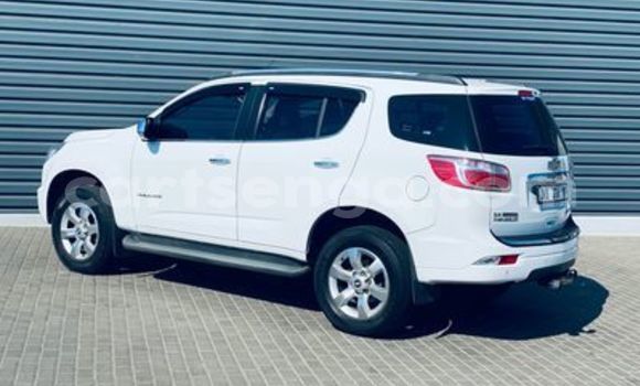 Buy Used Chevrolet TrailBlazer White Car in Ezulwini in Hhohho Buy Used Chevrolet TrailBlazer White Car in Ezulwini in Hhohho