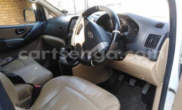 Buy Used Hyundai H1 White Car in Ezulwini in Hhohho Buy Used Hyundai H1 White Car in Ezulwini in Hhohho