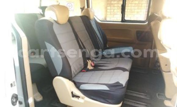 Buy Used Hyundai H1 White Car in Ezulwini in Hhohho Buy Used Hyundai H1 White Car in Ezulwini in Hhohho