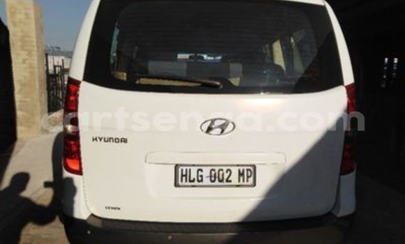 Buy Used Hyundai H1 White Car in Ezulwini in Hhohho Buy Used Hyundai H1 White Car in Ezulwini in Hhohho