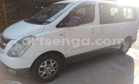 Buy Used Hyundai H1 White Car in Ezulwini in Hhohho Buy Used Hyundai H1 White Car in Ezulwini in Hhohho