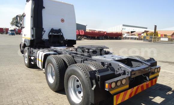 Buy Used Volvo F4 White Truck in Ezulwini in Hhohho Buy Used Volvo F4 White Truck in Ezulwini in Hhohho