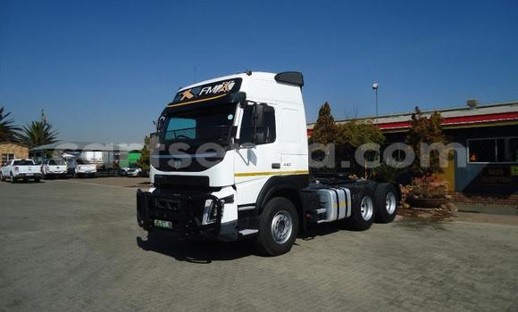 Buy Used Volvo F4 White Truck in Ezulwini in Hhohho Buy Used Volvo F4 White Truck in Ezulwini in Hhohho