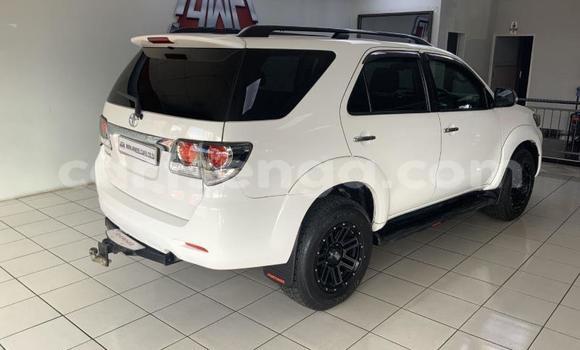 Acheter Occasion Voiture Toyota Fortuner Blanc à Big Bend, Lubombo Acheter Occasion Voiture Toyota Fortuner Blanc à Big Bend, Lubombo