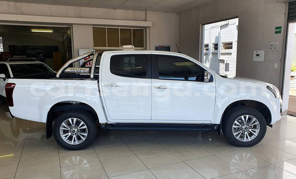 Nunua Ilio tumika Isuzu KB White Gari ndani ya Big Bend nchini Lubombo Nunua Ilio tumika Isuzu KB White Gari ndani ya Big Bend nchini Lubombo