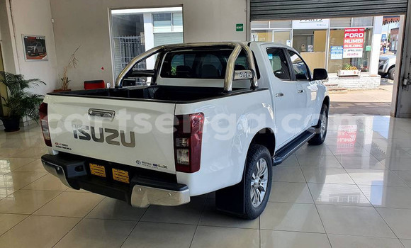 Nunua Ilio tumika Isuzu KB White Gari ndani ya Big Bend nchini Lubombo Nunua Ilio tumika Isuzu KB White Gari ndani ya Big Bend nchini Lubombo