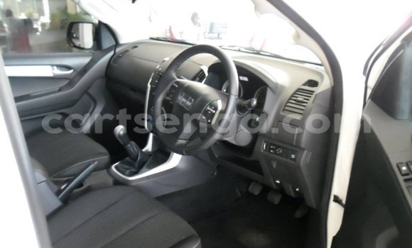 Nunua Ilio tumika Isuzu KB White Gari ndani ya Big Bend nchini Lubombo Nunua Ilio tumika Isuzu KB White Gari ndani ya Big Bend nchini Lubombo