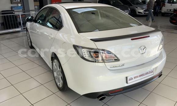 Nunua Ilio tumika Mazda 3 White Gari ndani ya Big Bend nchini Lubombo Nunua Ilio tumika Mazda 3 White Gari ndani ya Big Bend nchini Lubombo