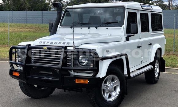 Buy Used Land Rover Discovery White Car in Big Bend in Lubombo