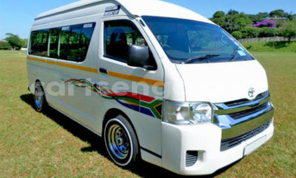 Nunua Ilio tumika Toyota Hiace White Gari ndani ya Ezulwini nchini Hhohho Nunua Ilio tumika Toyota Hiace White Gari ndani ya Ezulwini nchini Hhohho