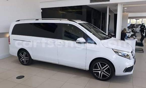 Acheter Occasion Voiture Mercedes‒Benz Viano Blanc à Manzini, Manzini Acheter Occasion Voiture Mercedes‒Benz Viano Blanc à Manzini, Manzini